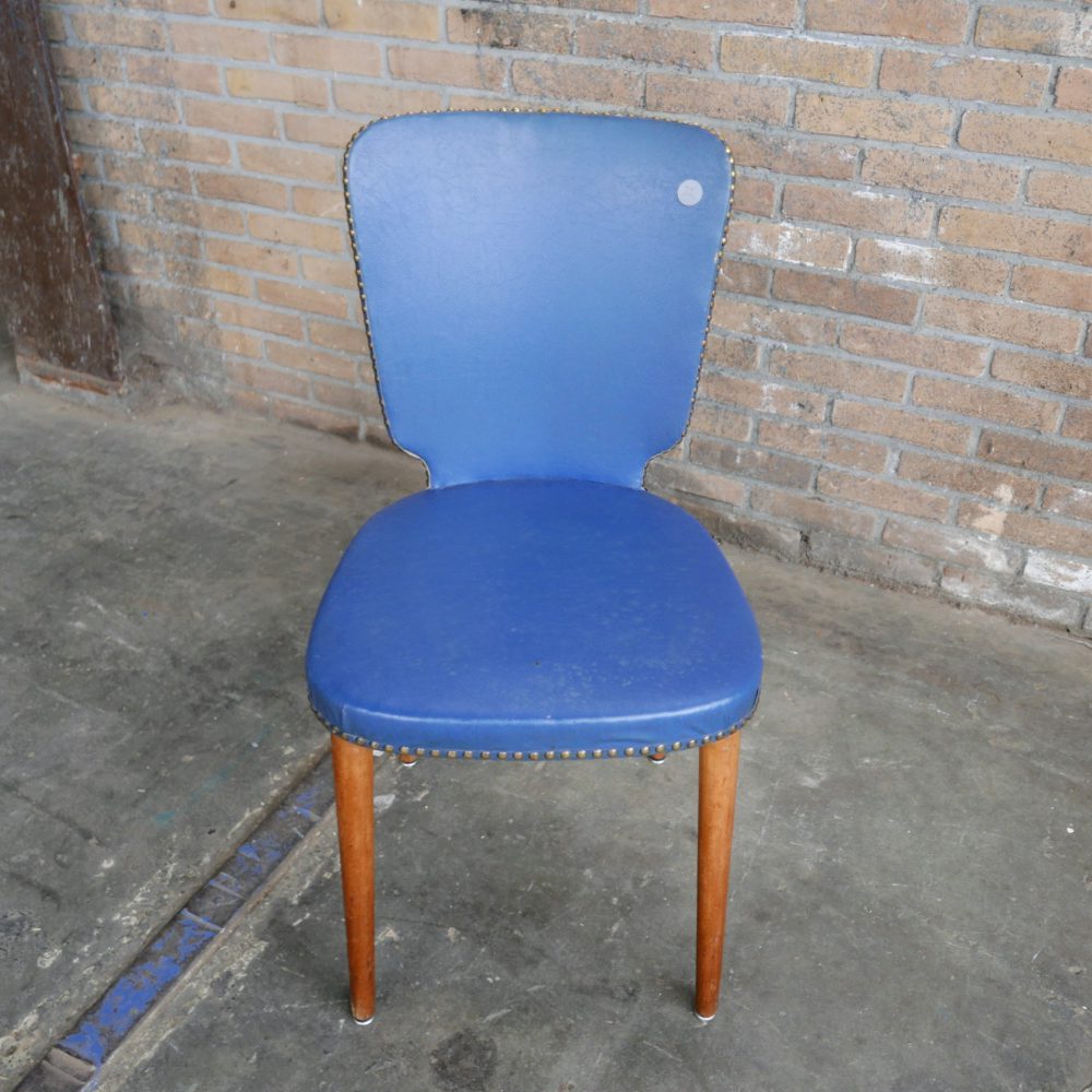 Retro blauwe stoeltje