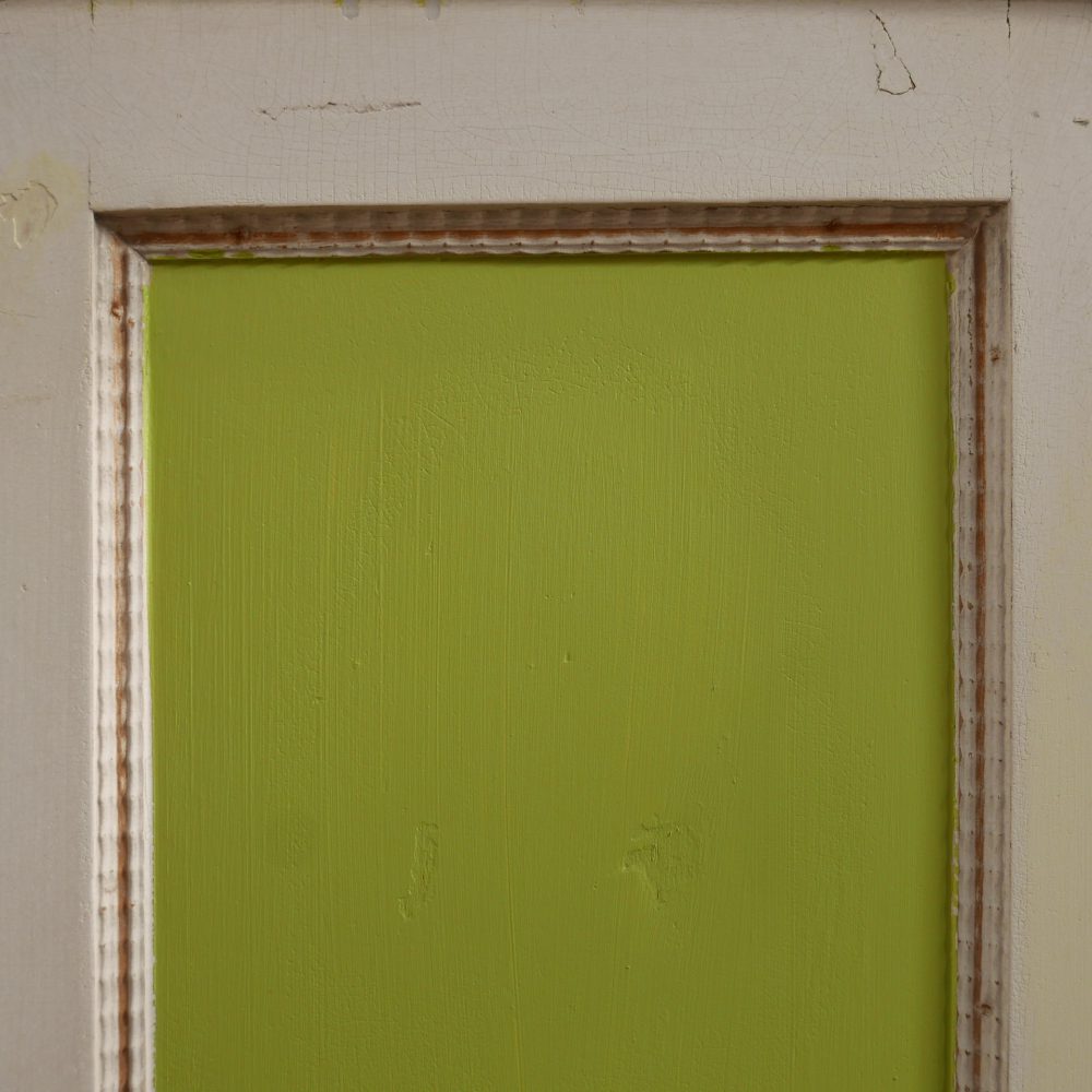 Wit-groene spiegelkast