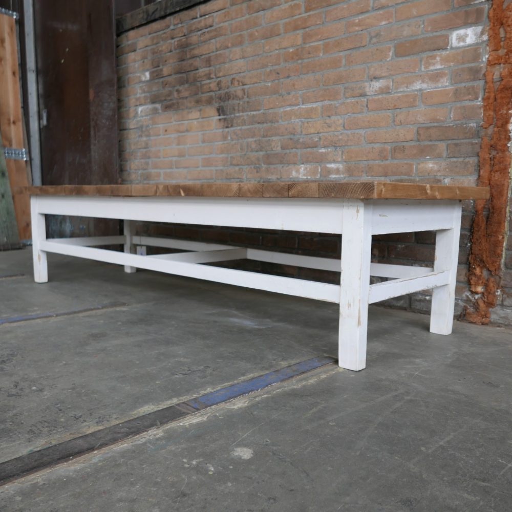 Witte houten salontafel