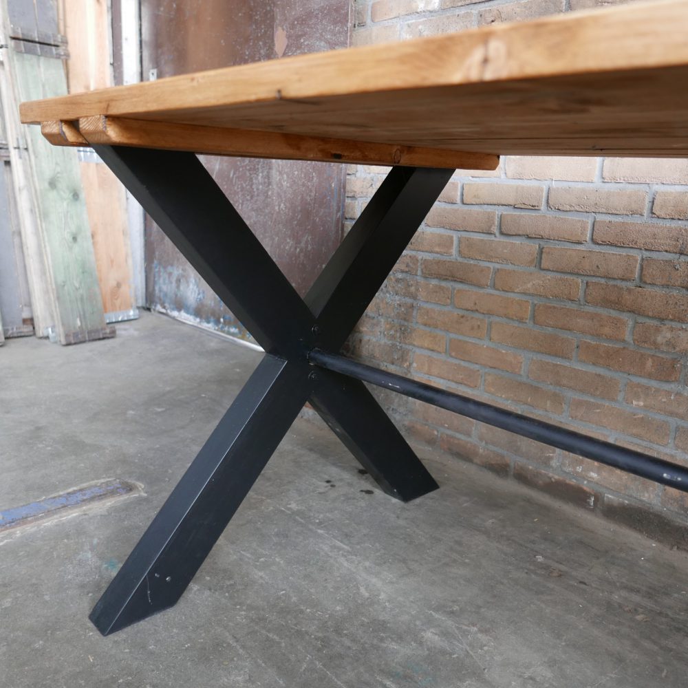 Kruispoot tafel op maat