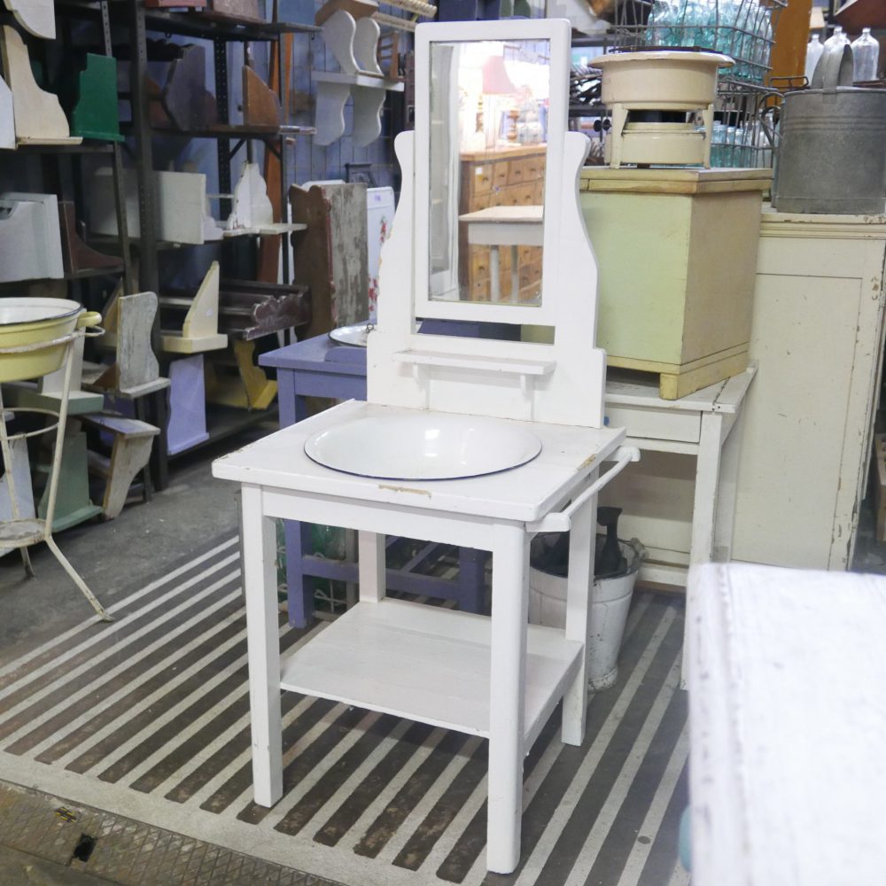 Wit houten wastafel meubel met spiegel