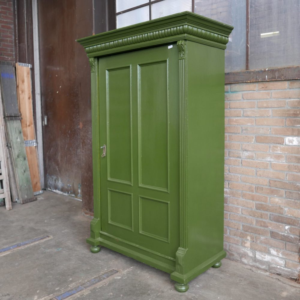 Groene linnenkast