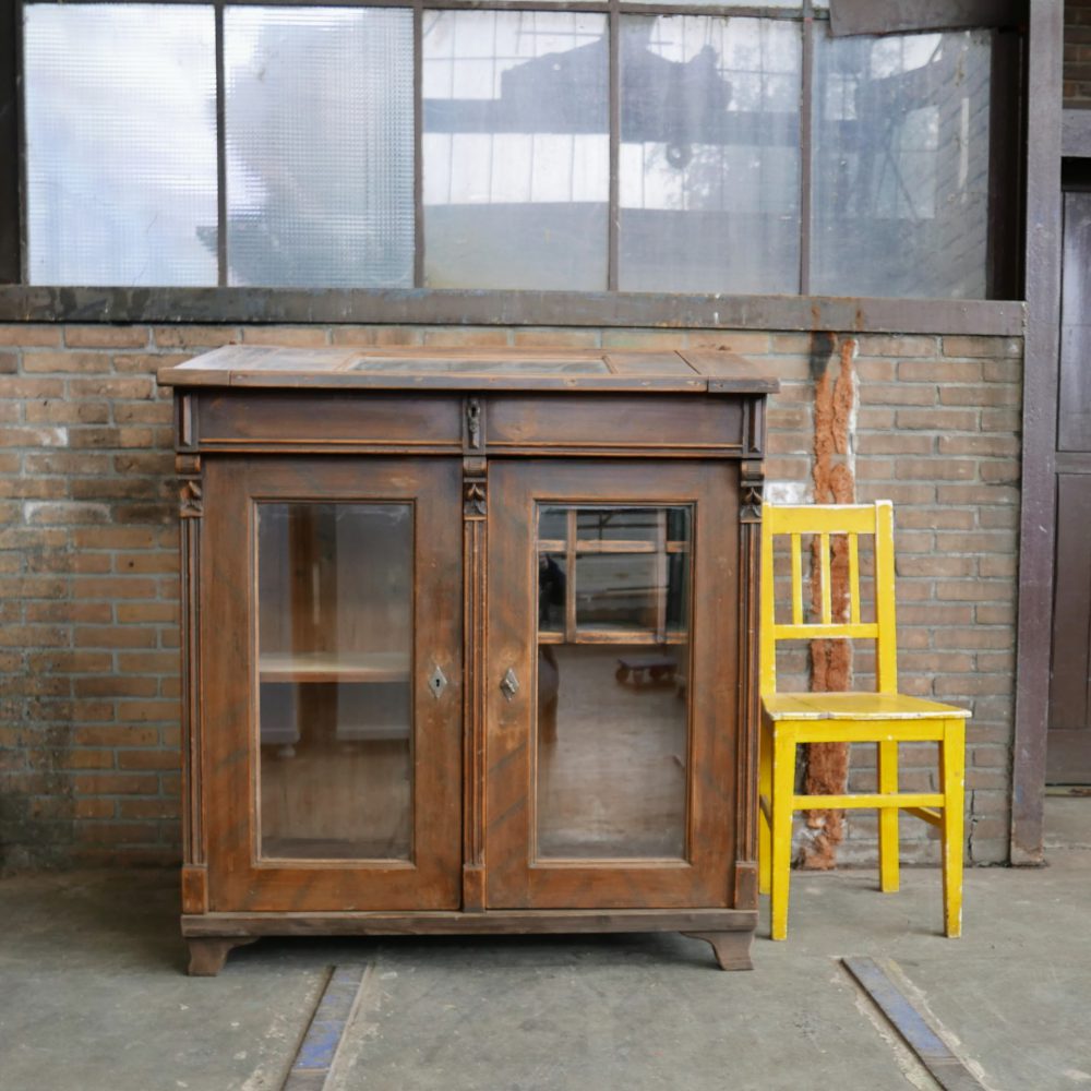 secretaire vitrinekast