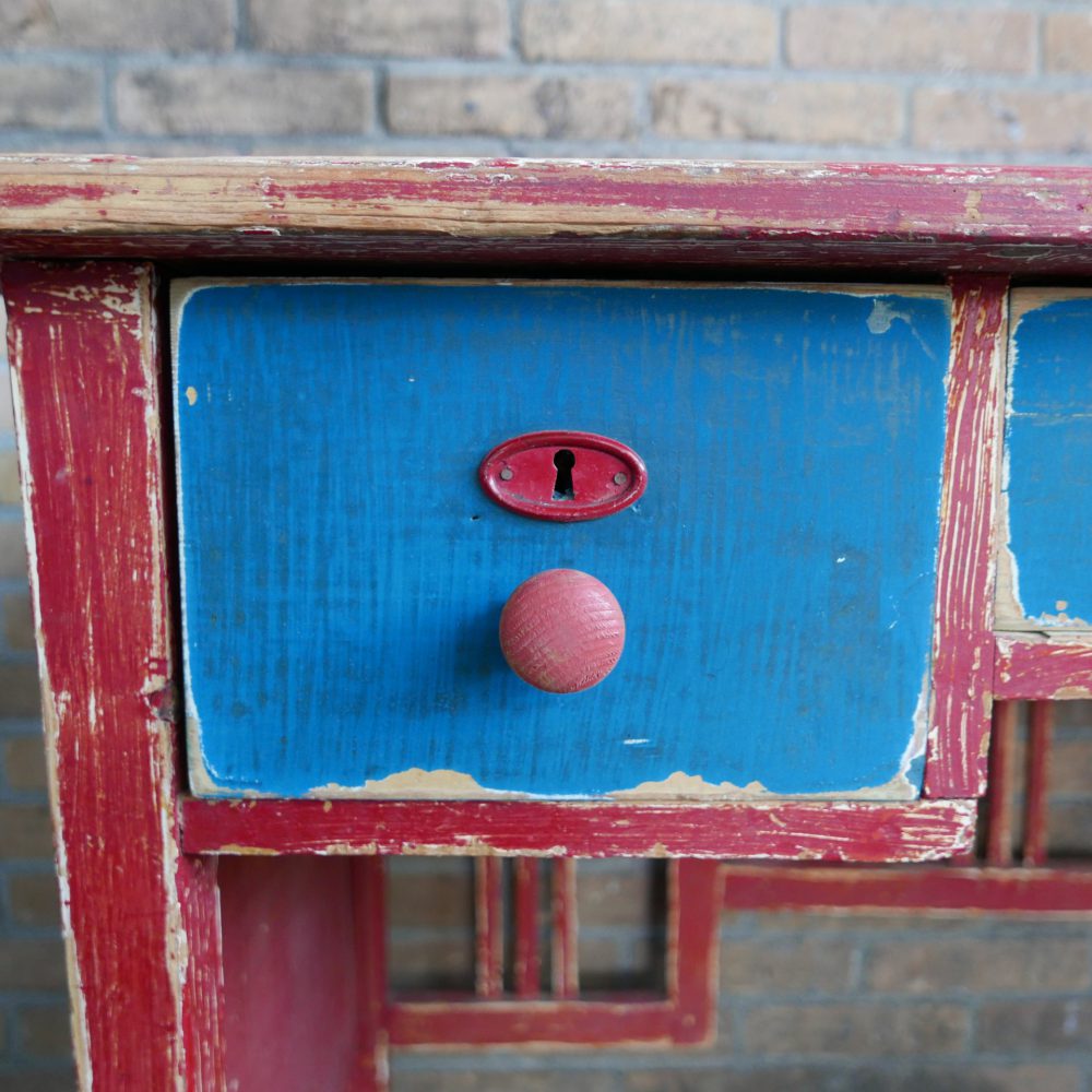 Rood-blauwe bureau