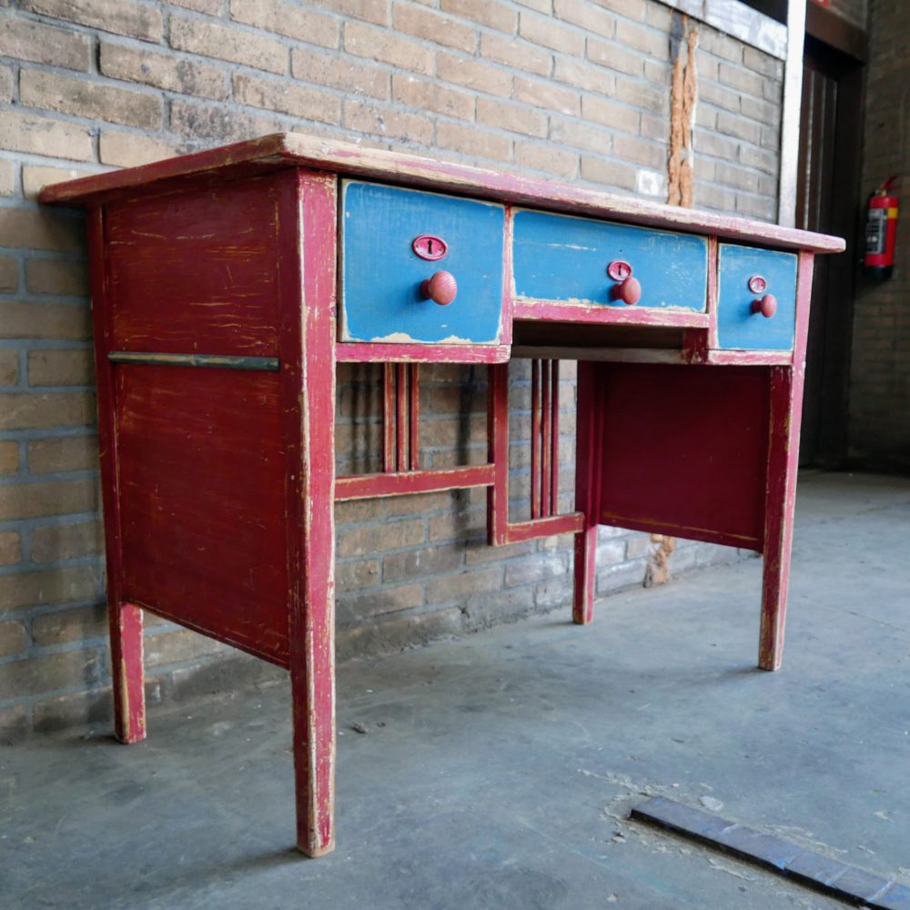 Rood-blauwe bureau