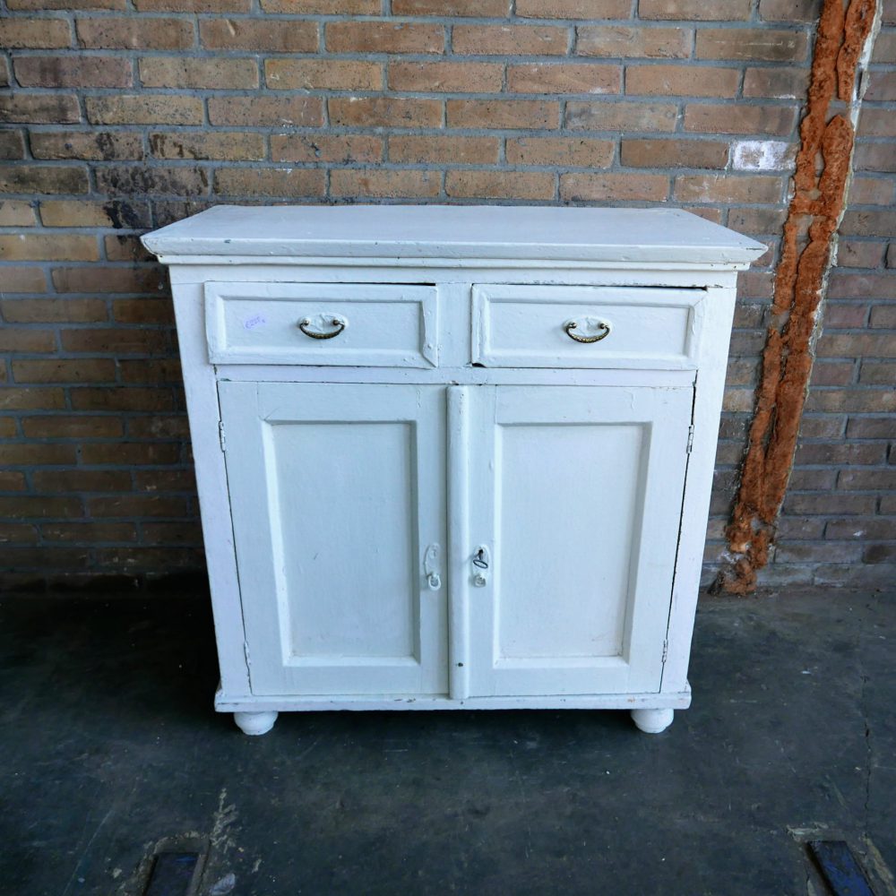 Witte commode