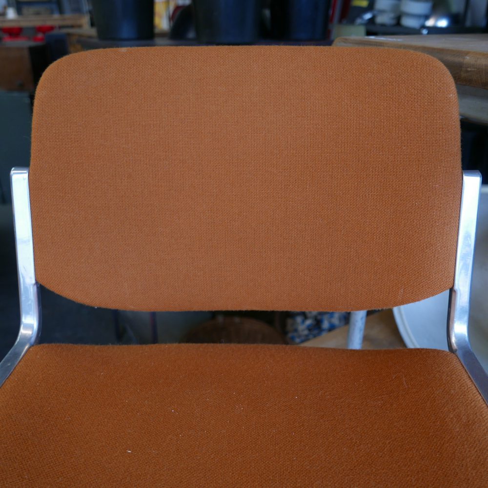 Oranje vintage stoel