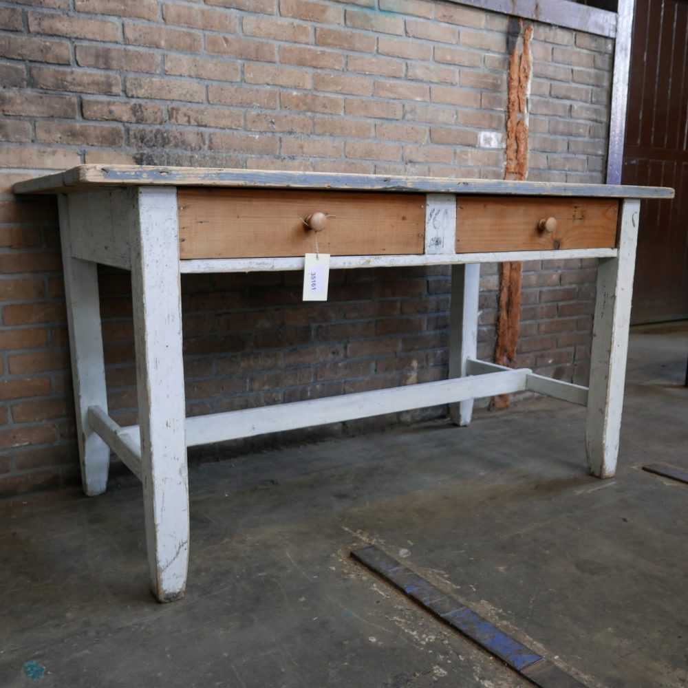 Witte eettafel