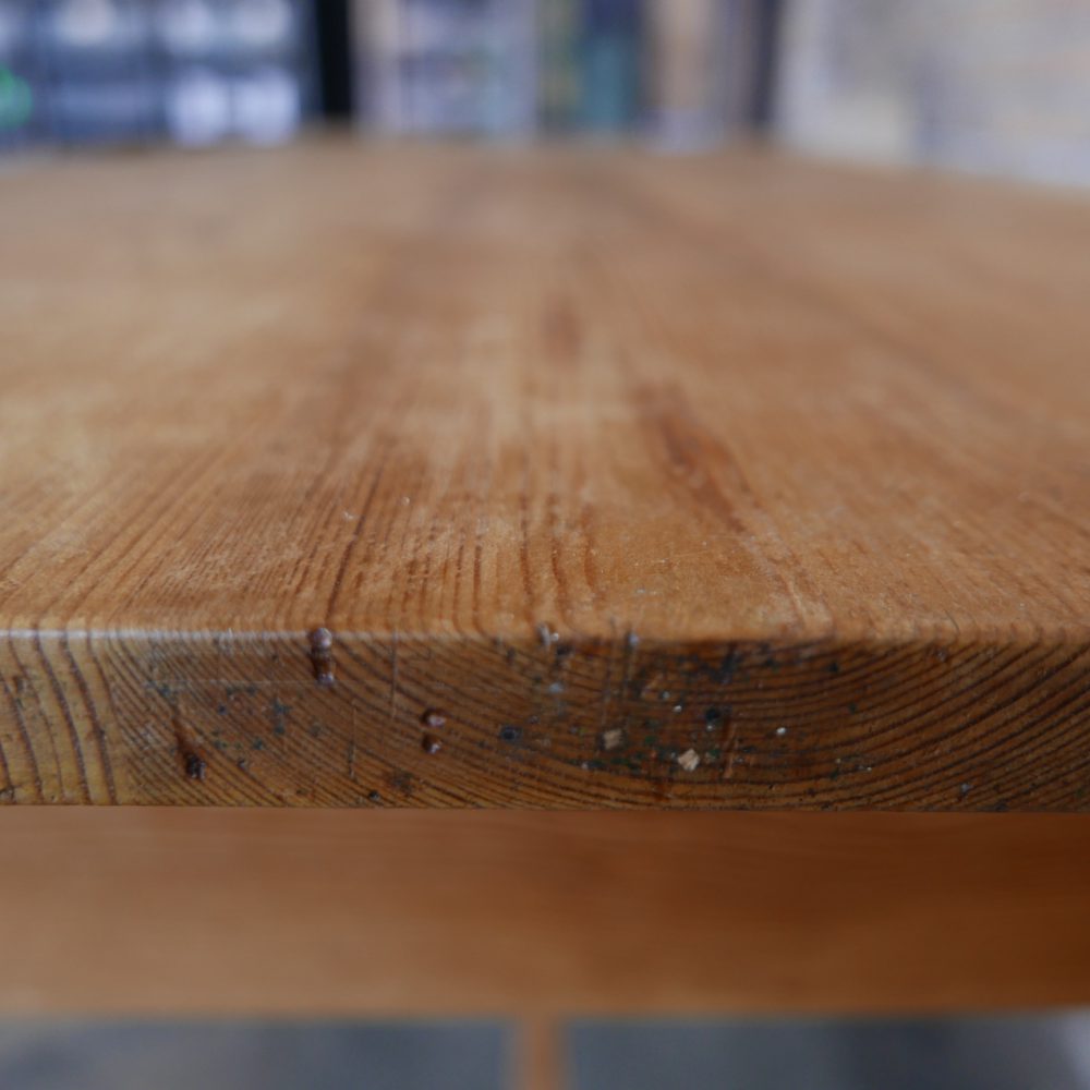 Houten eettafel