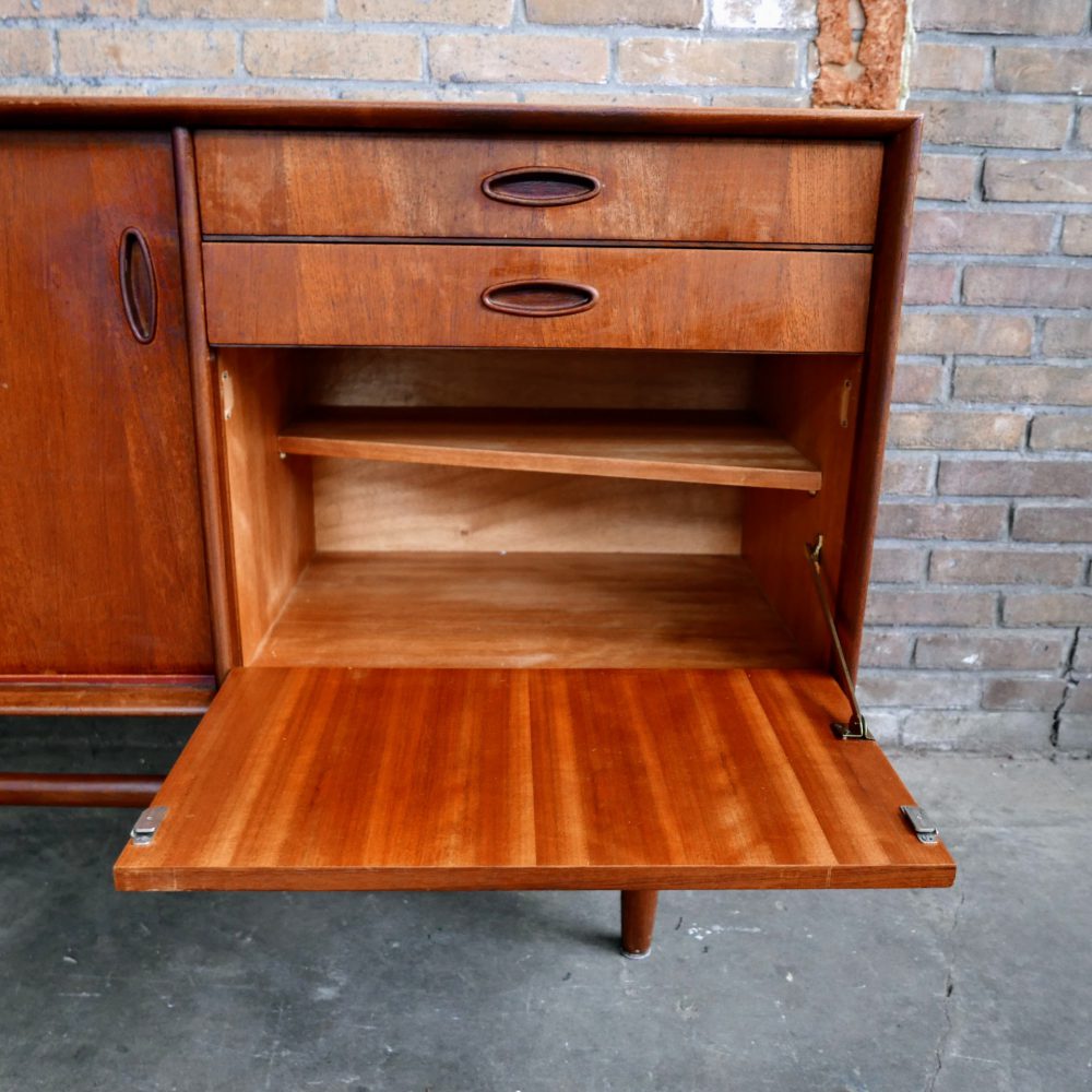 Vintage dressoir