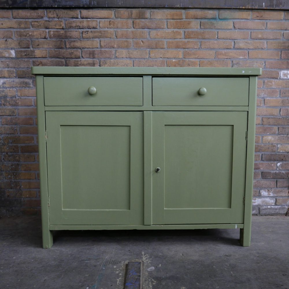 Groene commode