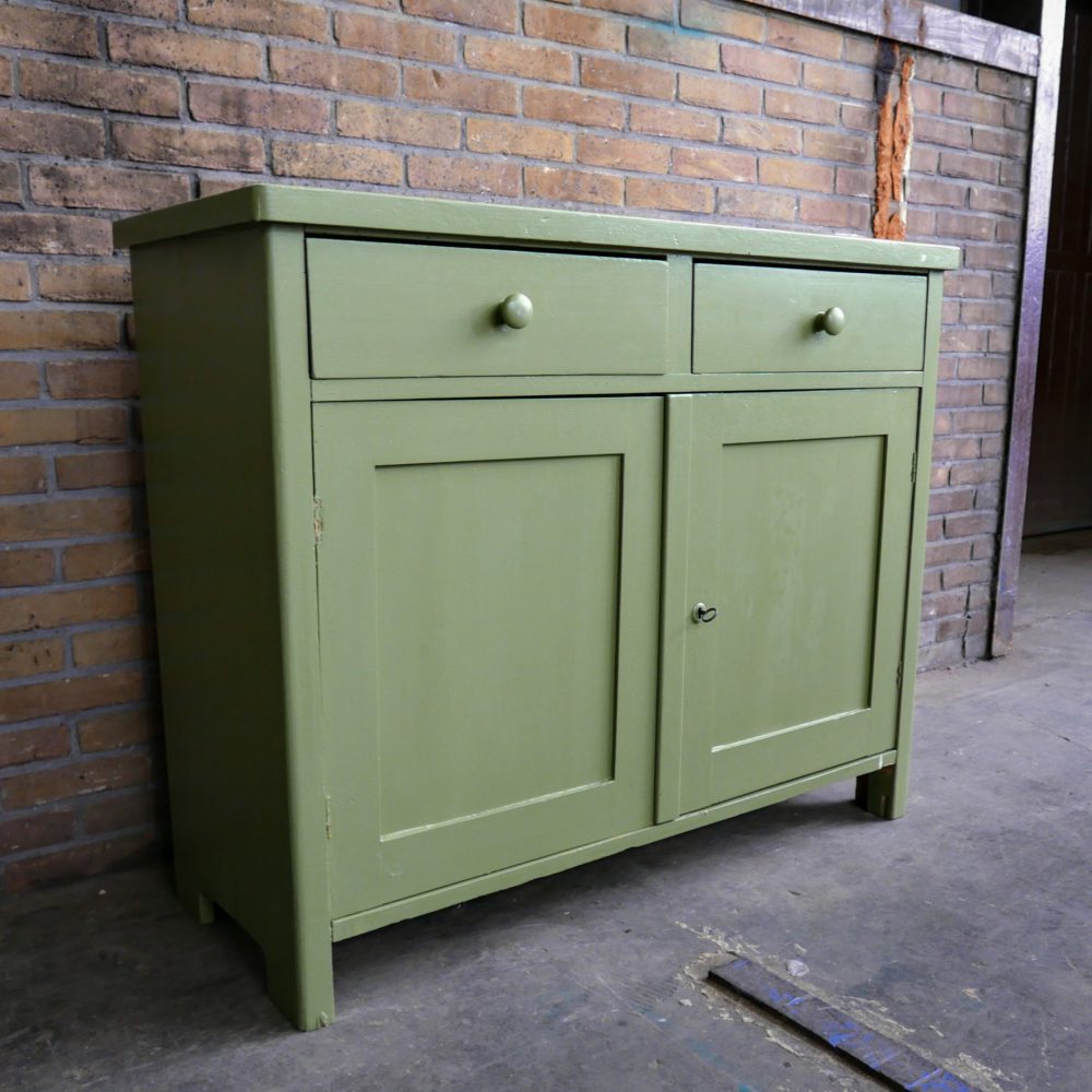 Groene commode