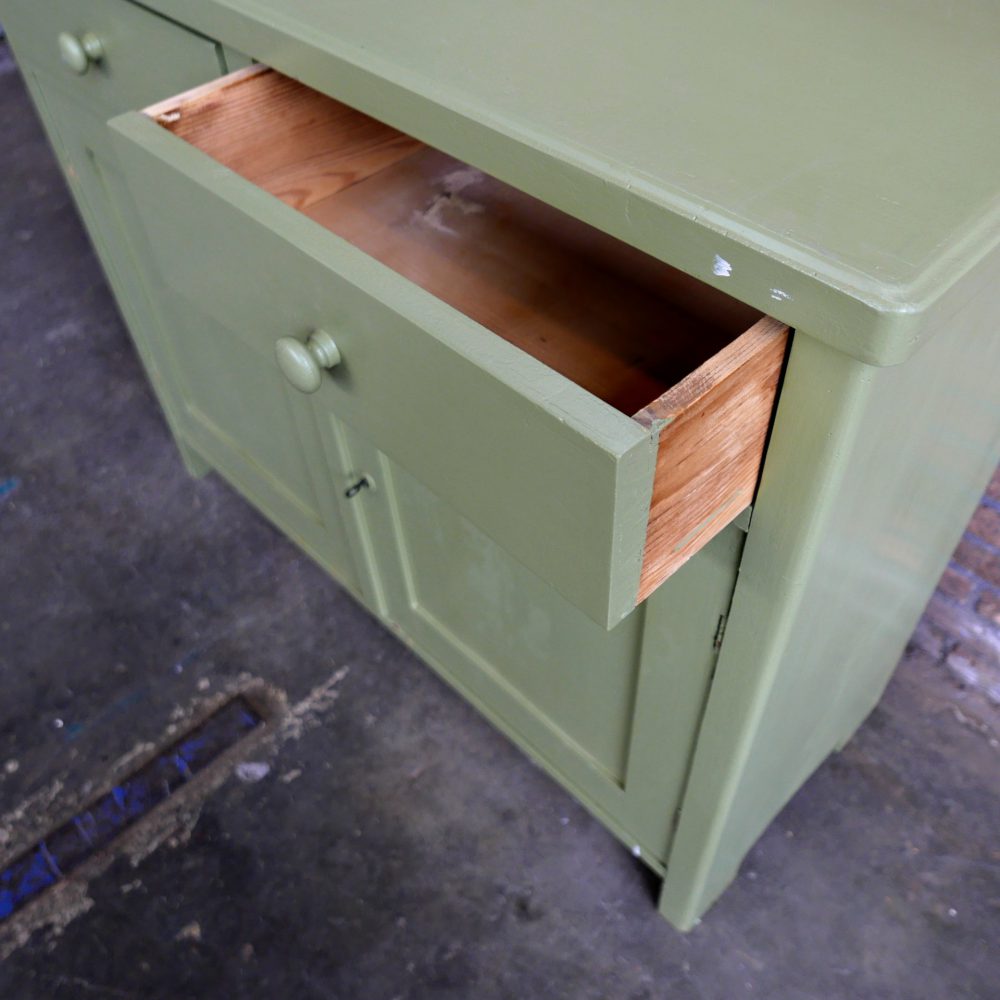 Groene commode