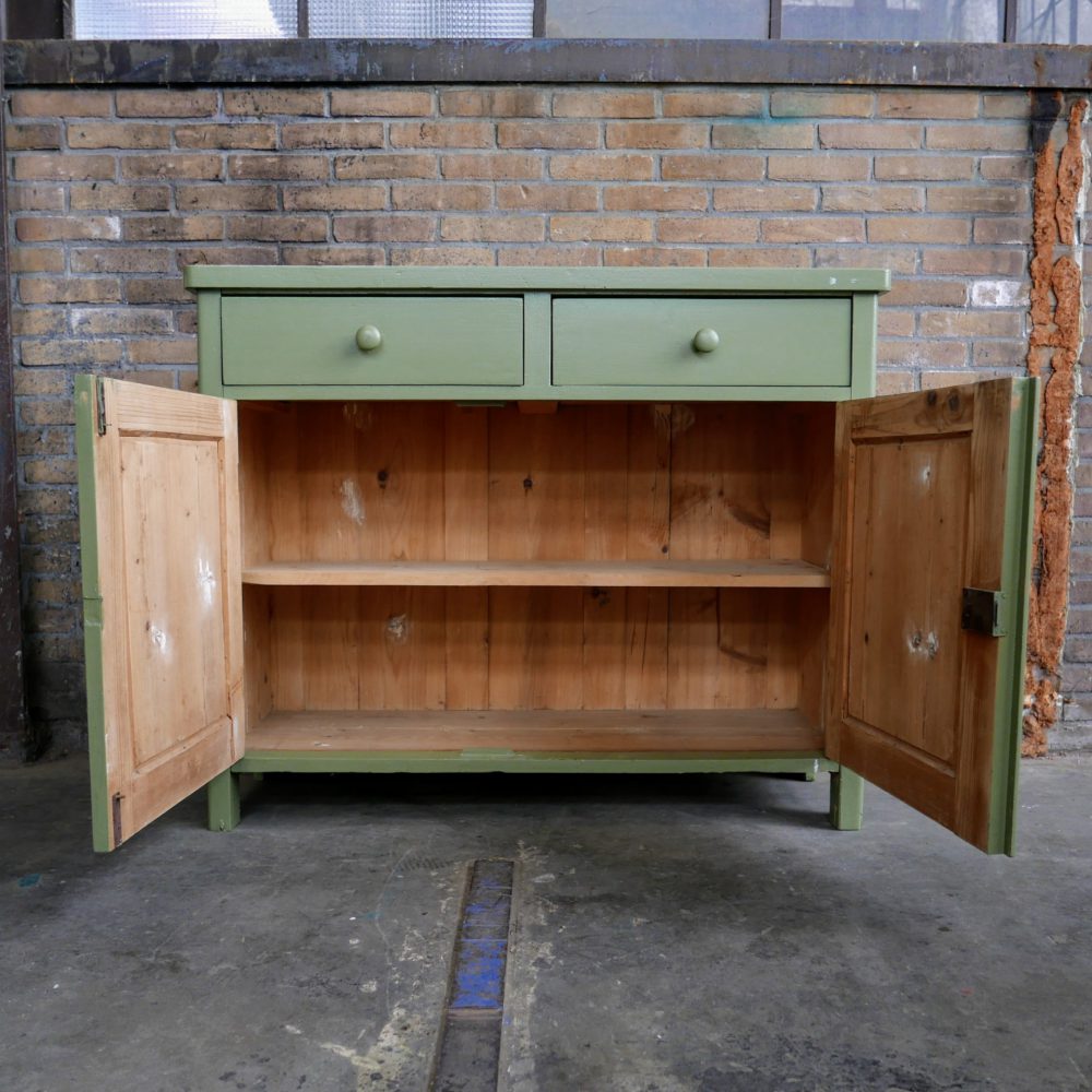 Groene commode