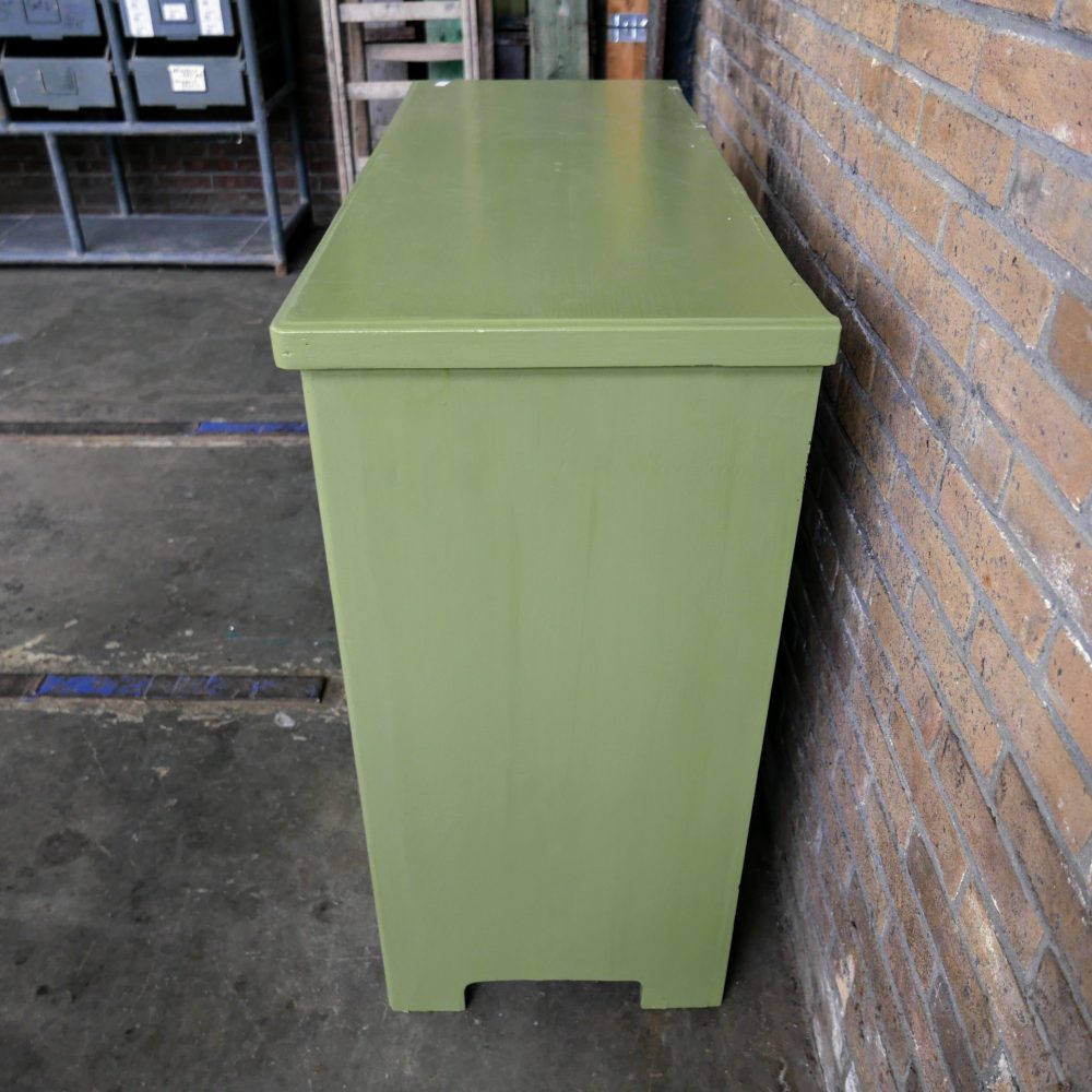 Groene commode