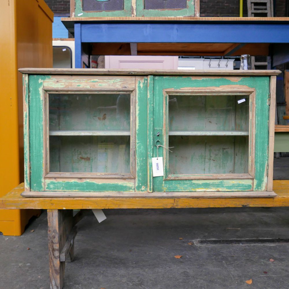 Brocante groene hangkast