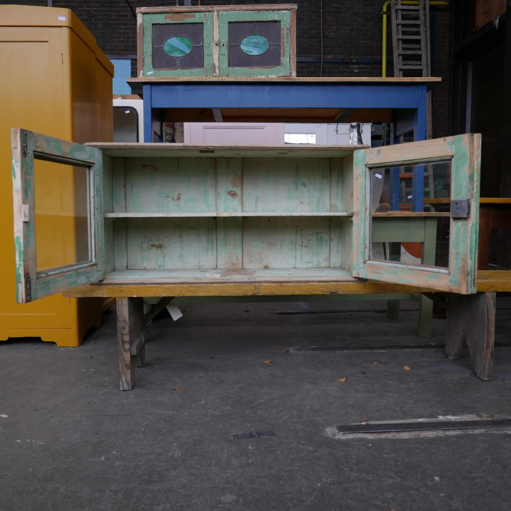 Brocante groene hangkast