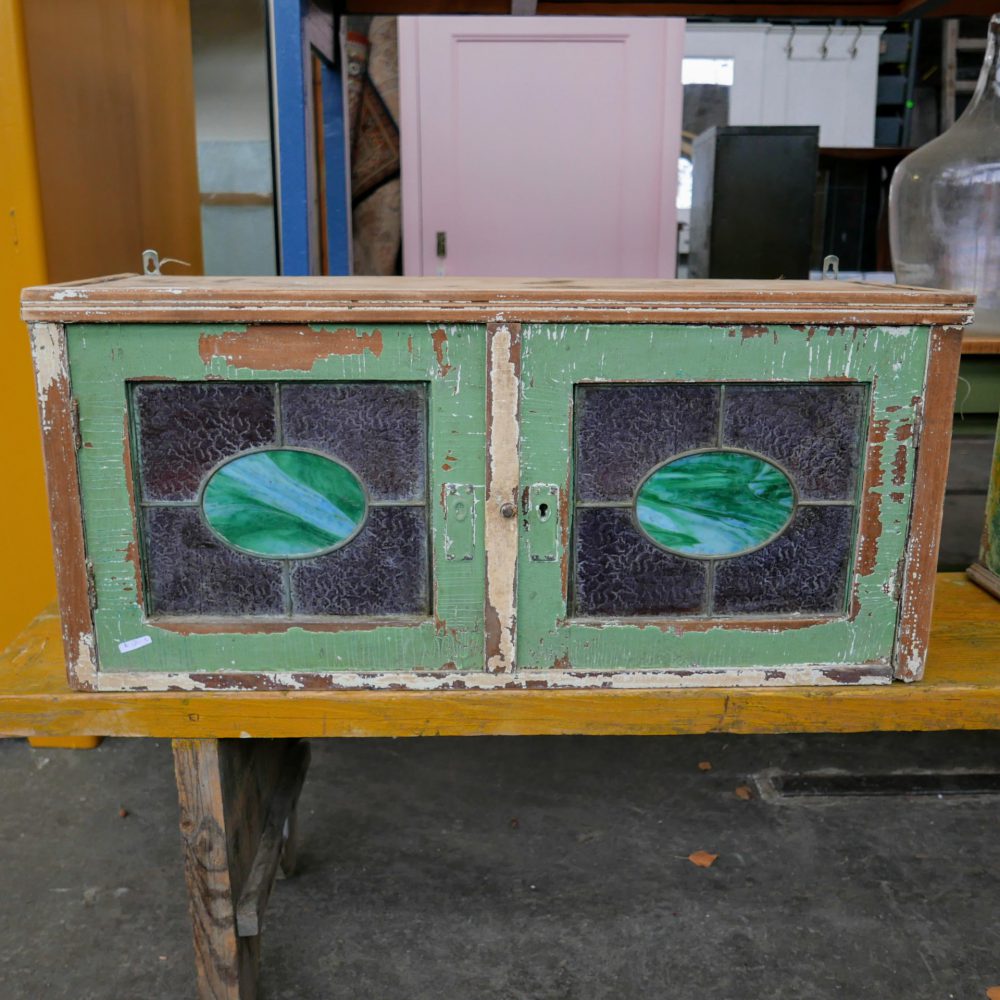 Brocante groene hangkast