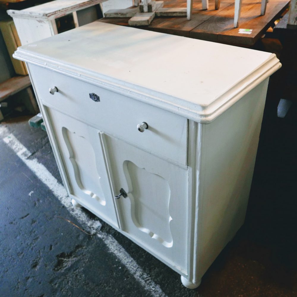 Witte commode