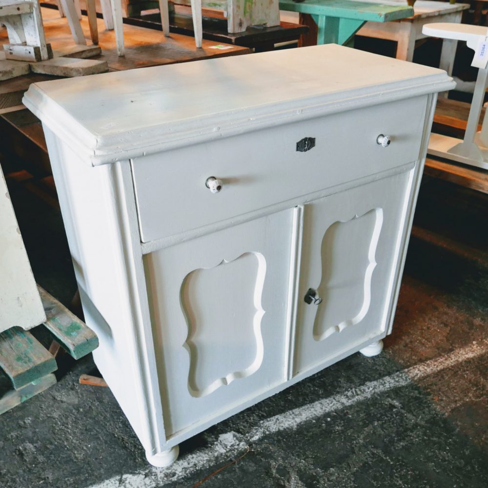 Witte commode