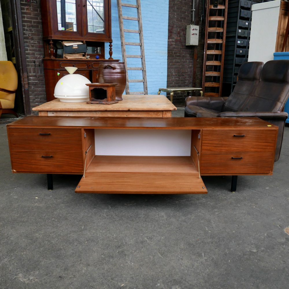 Vintage dressoir