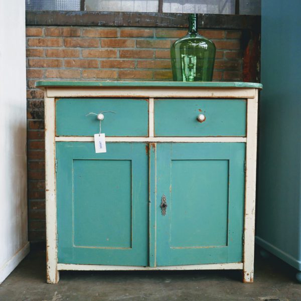 Crème-groene commode