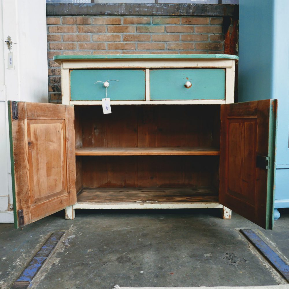 Crème-groene commode