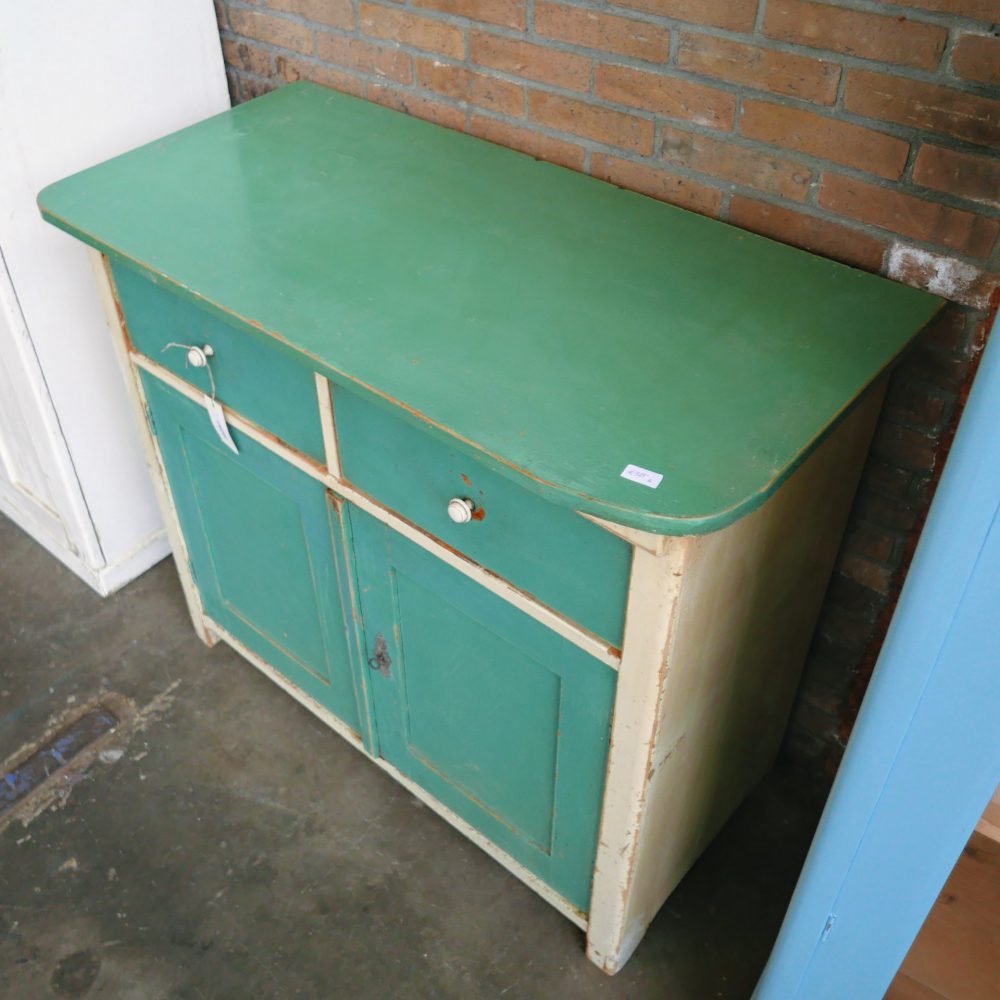 Crème-groene commode