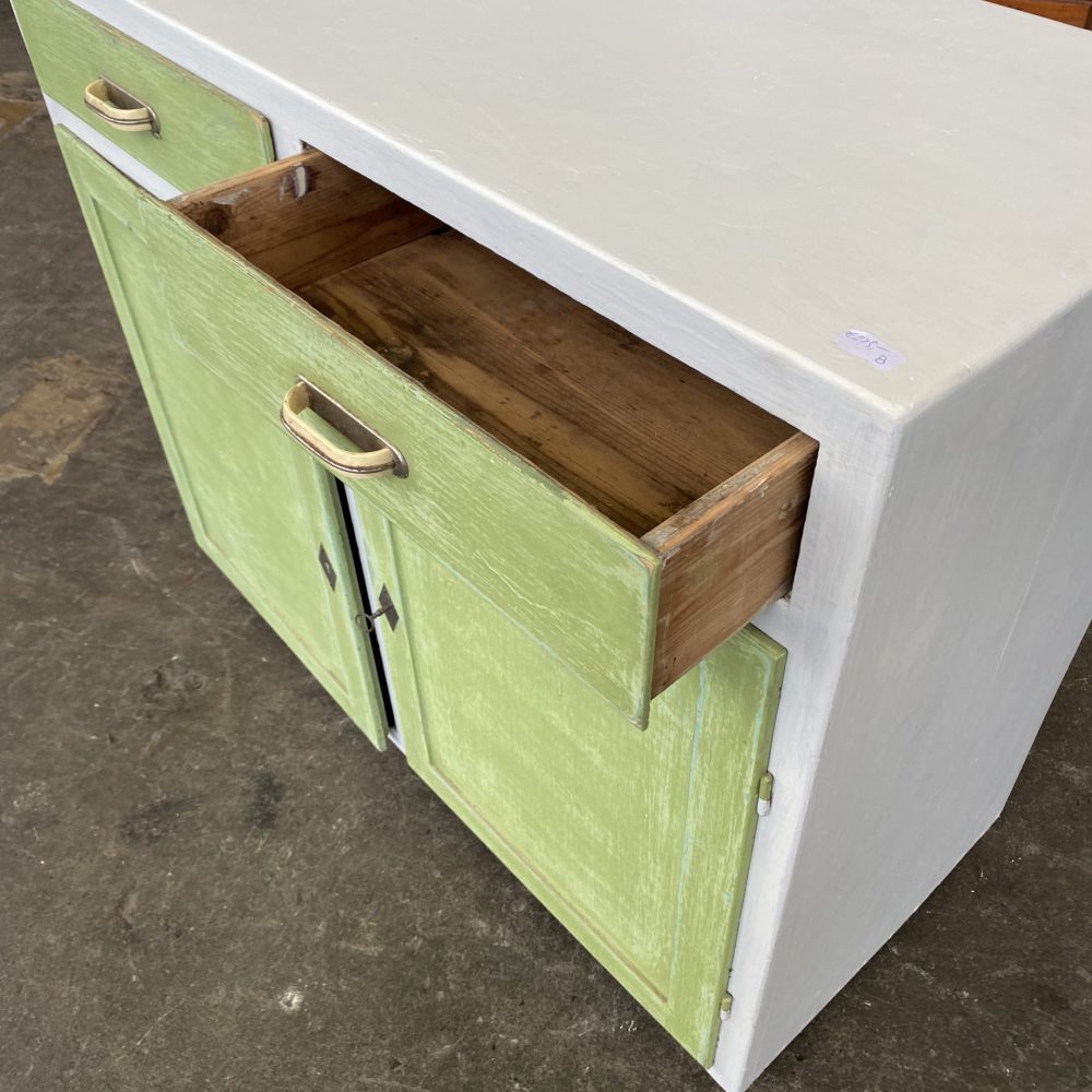 Groen witte commode