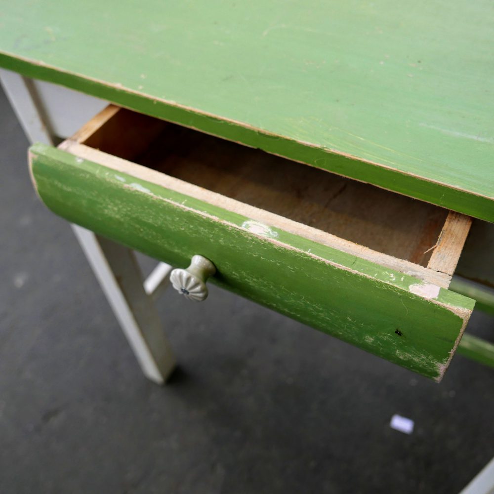 Groen-witte eettafel