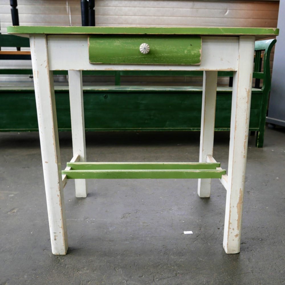 Groen-witte eettafel