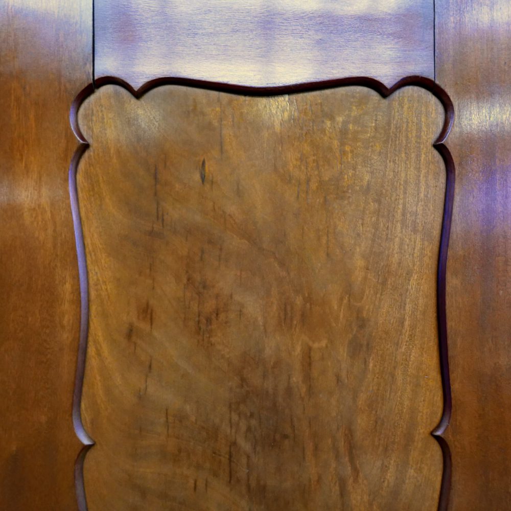 Bruine houten linnenkast