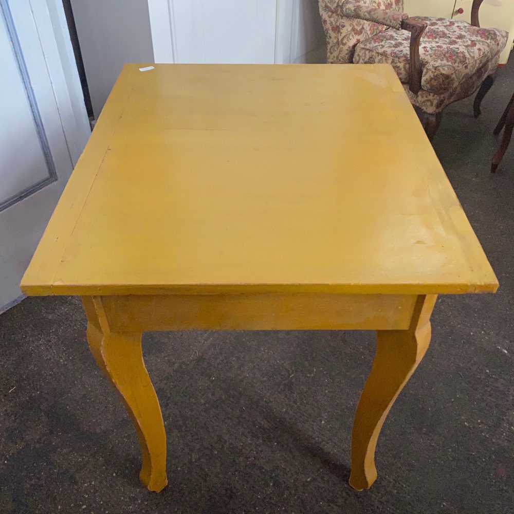 Gele tafel