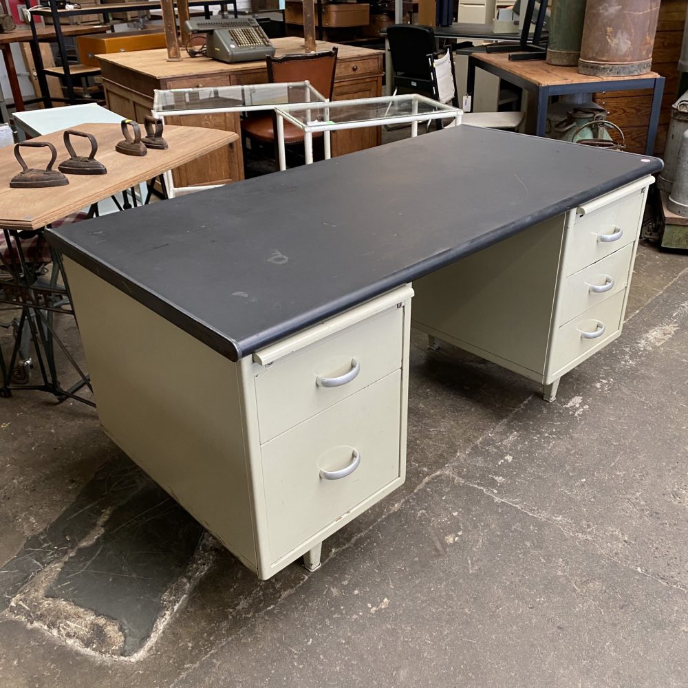 Vintage metalen bureau