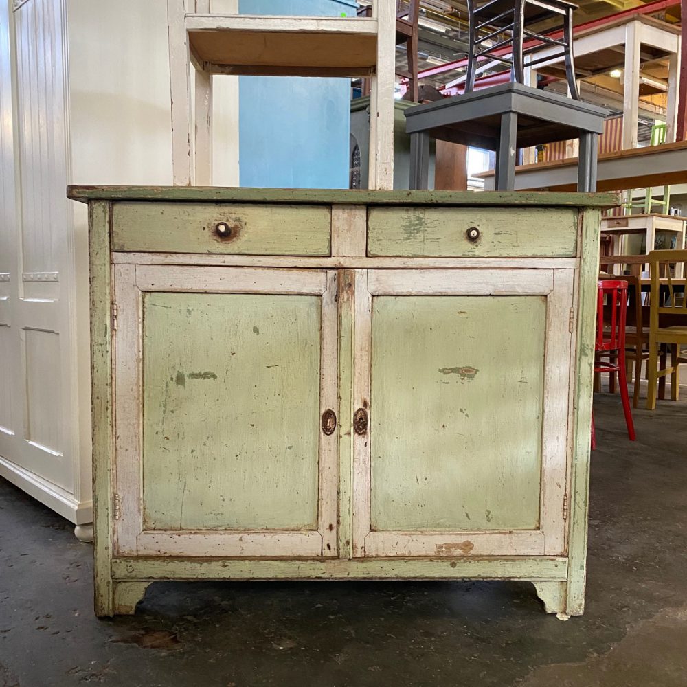 Groen-witte commode