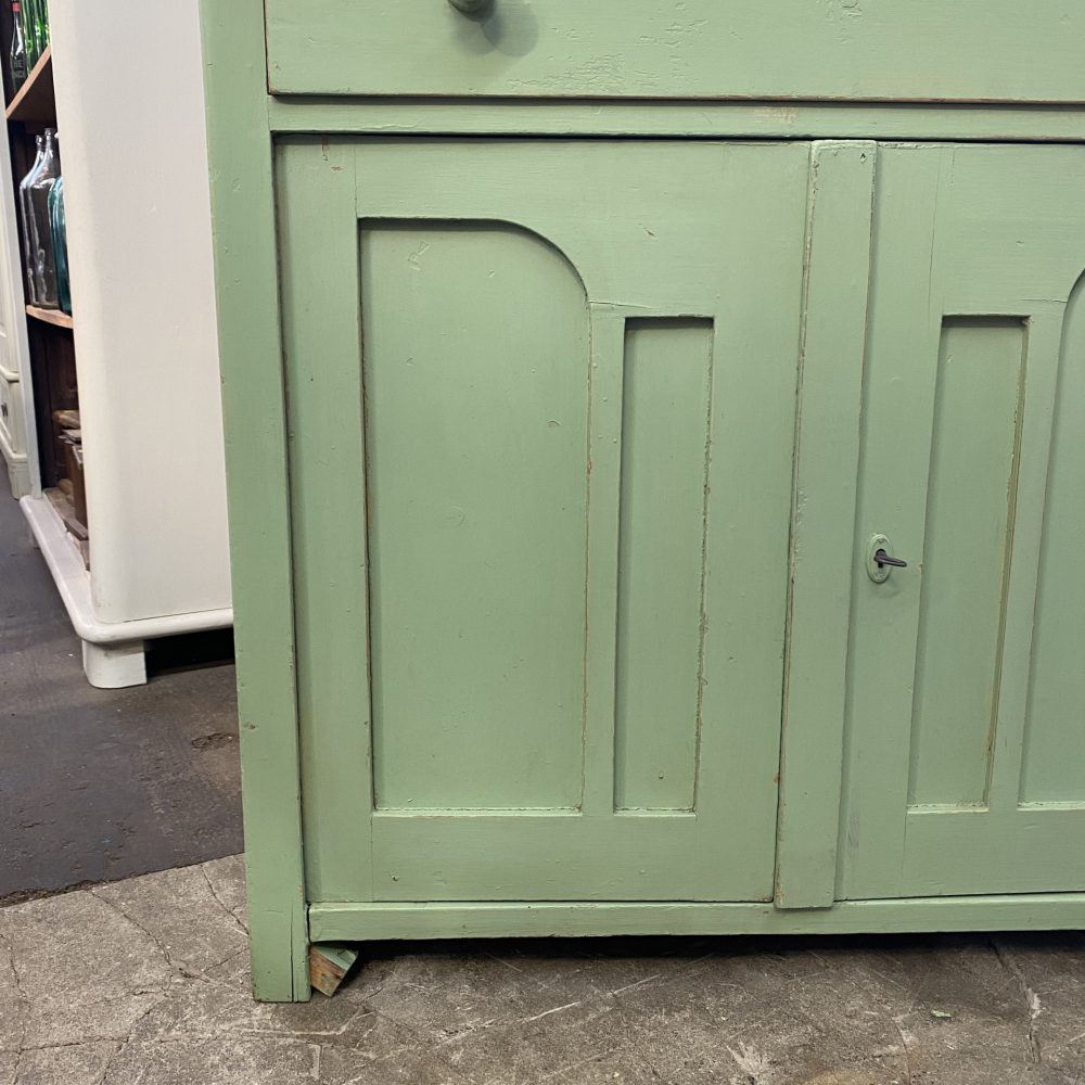 Groene commode