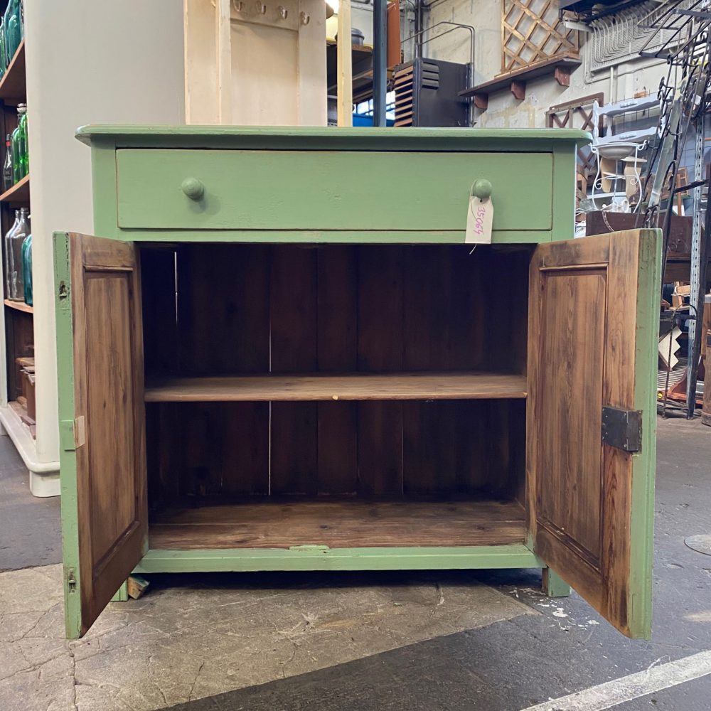 Groene commode