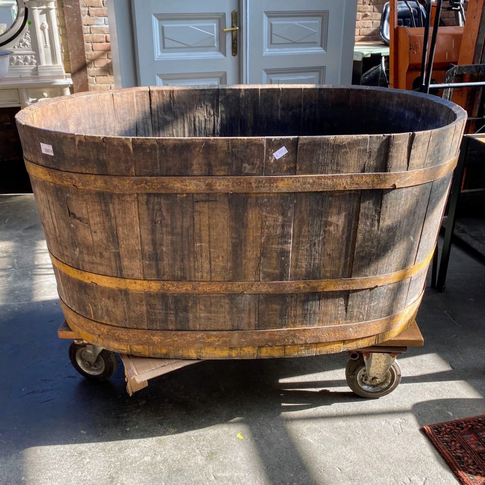 Grote houten tobbe ton badkuip