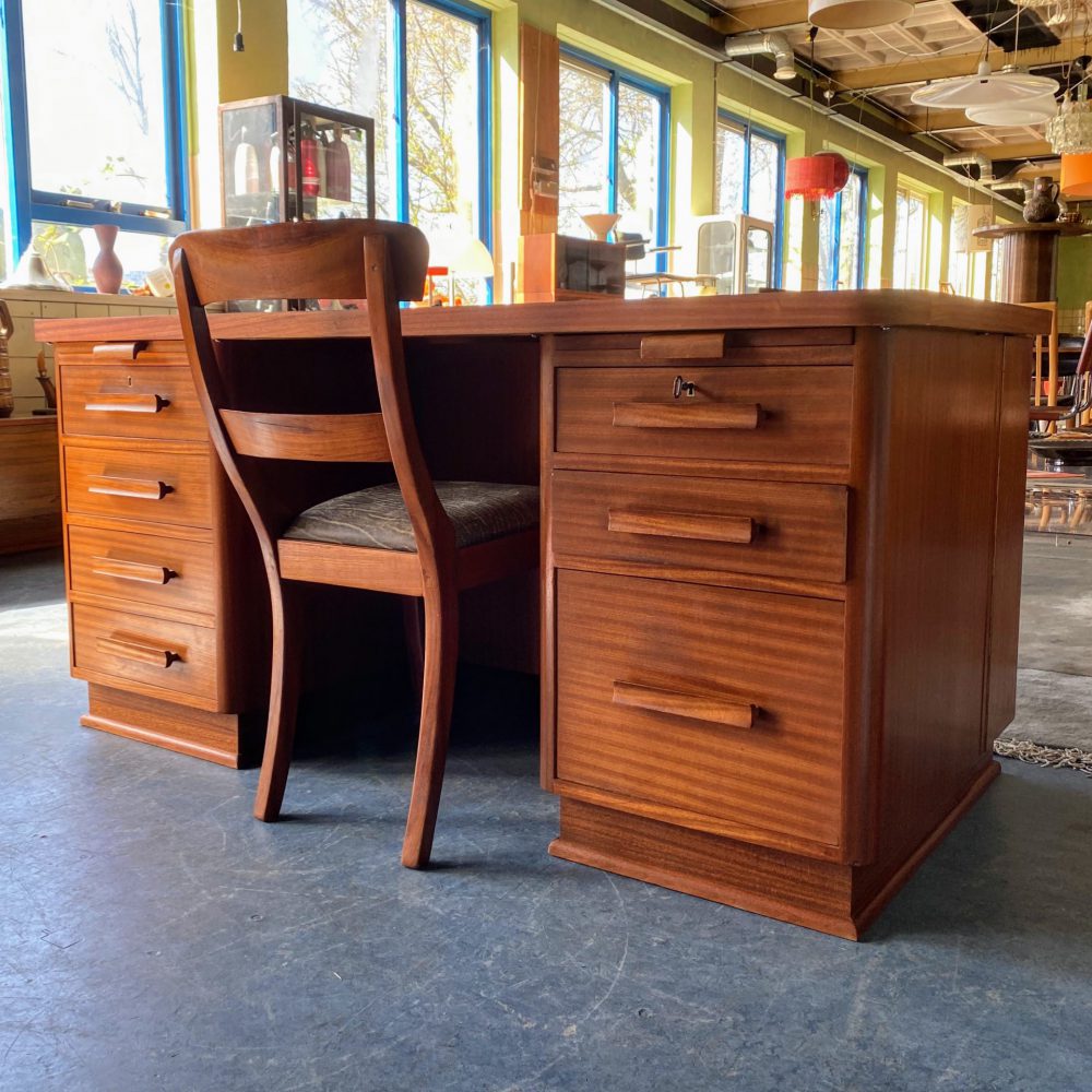 Vintage houten bureau