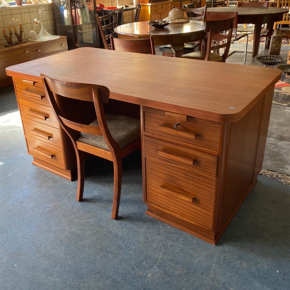 Vintage houten bureau