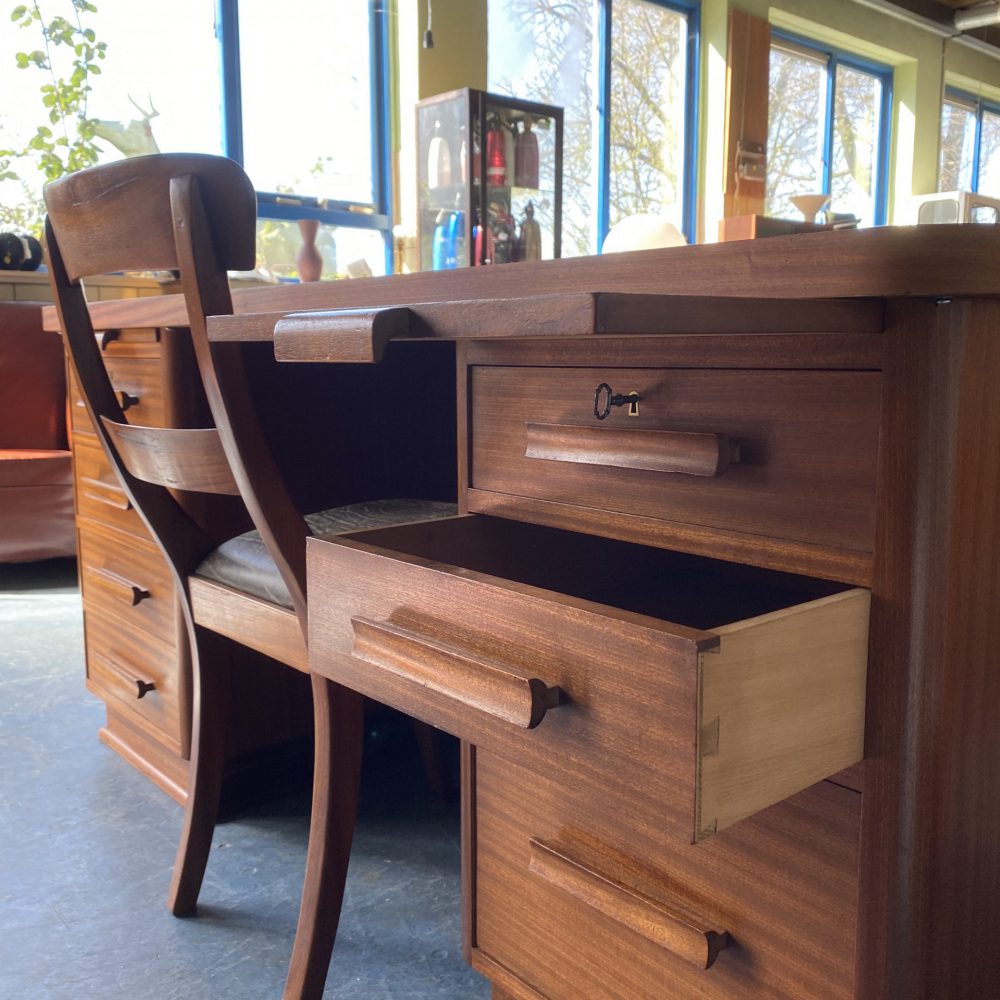 Vintage houten bureau