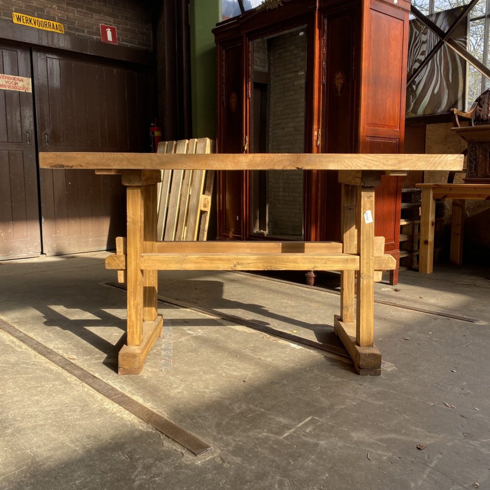 Houten werktafel