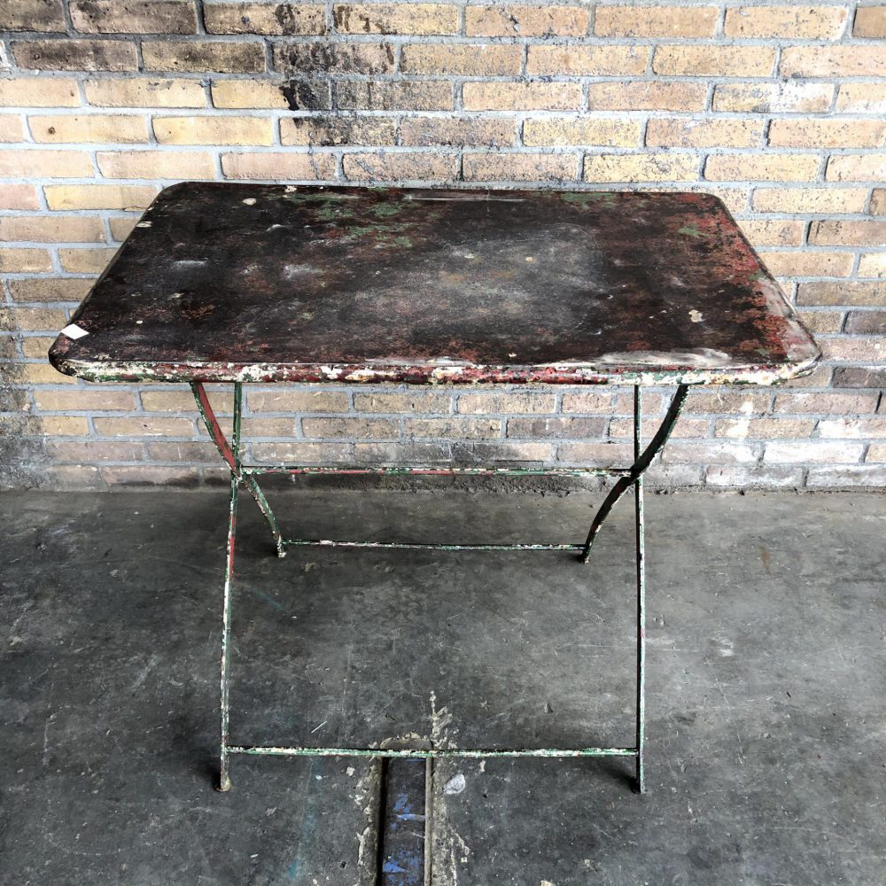 Metalen tuintafel