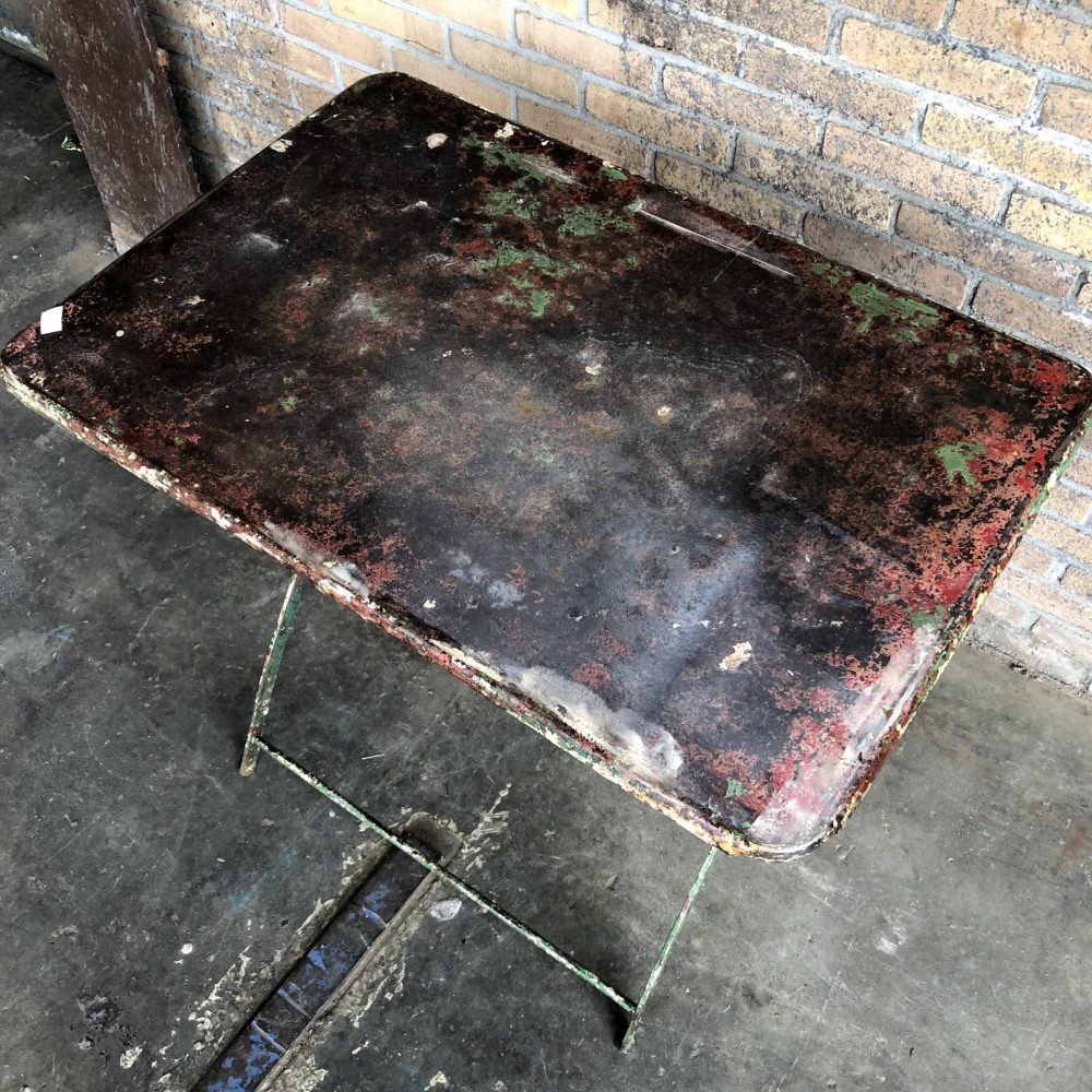 Metalen tuintafel