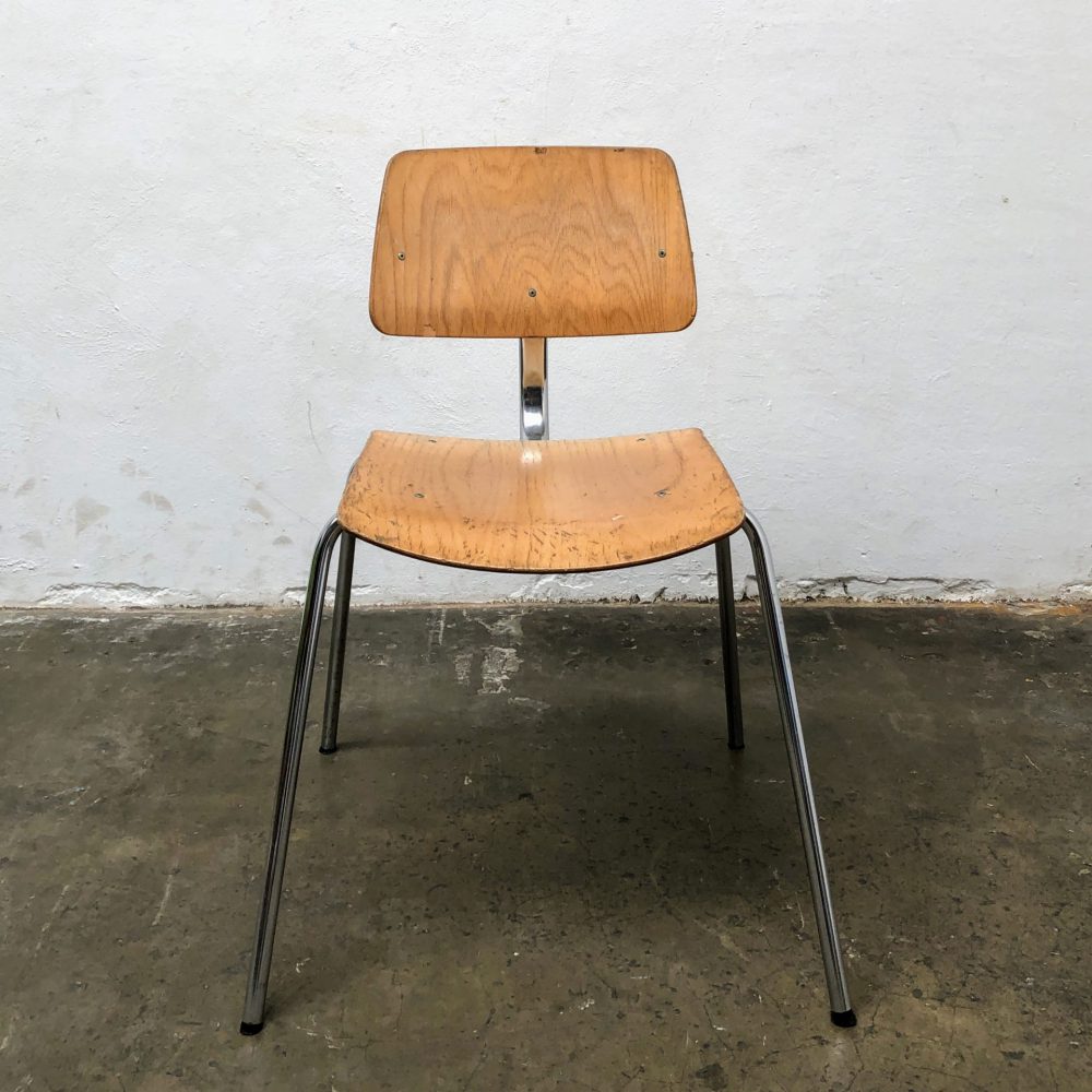 Vintage schoolstoelen