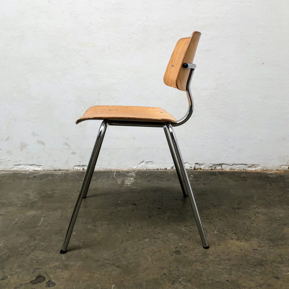 Vintage schoolstoelen