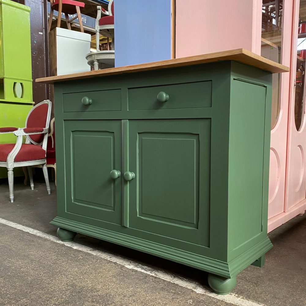 Groene commode