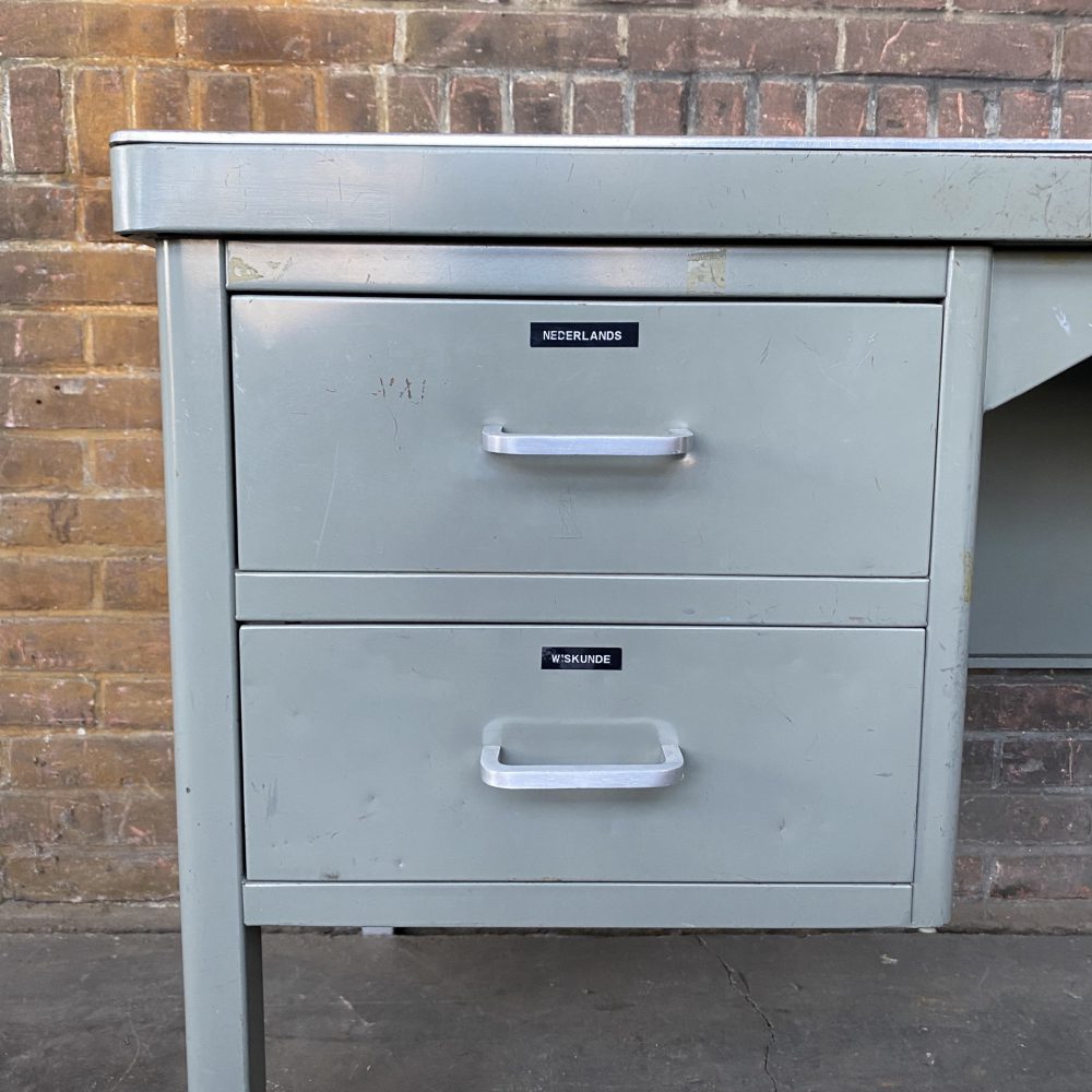 Vintage metalen bureau kinderbureau