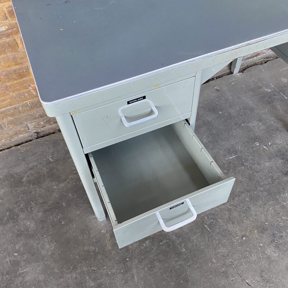 Vintage metalen bureau kinderbureau