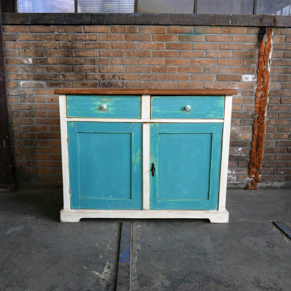 Wit-blauwe commode